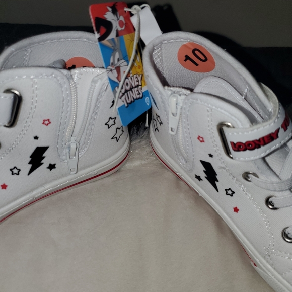 BACK TO SCHOOL /LOONEY TUNES GRAPHIC UNISEX TODDLERS HI TOP TENNIS SHOES (NWT) - Picture 6 of 8
